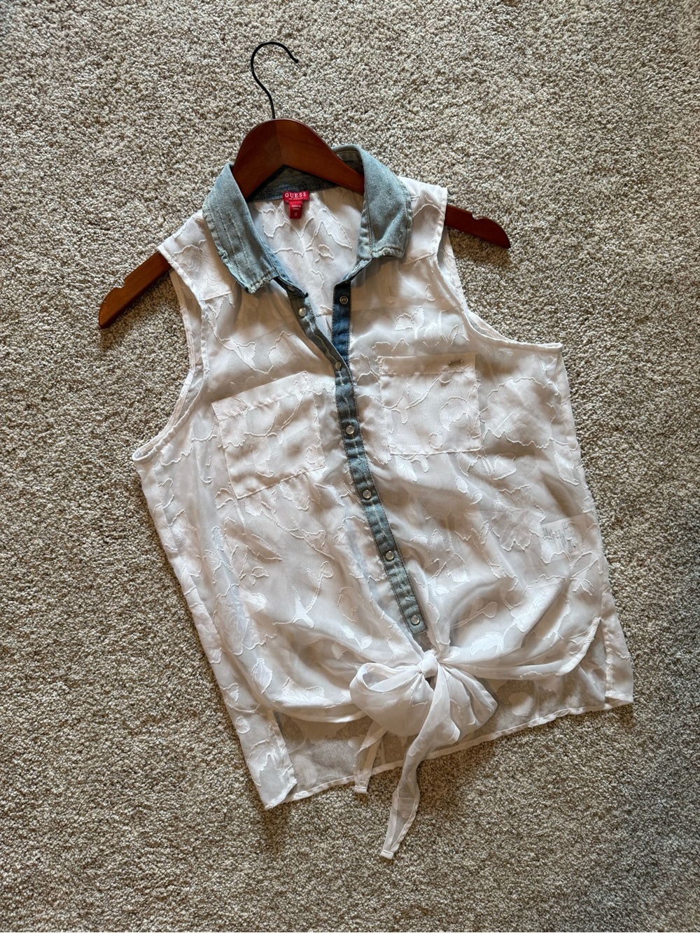 Guess Sleeveless White Button Down Top Size Medium